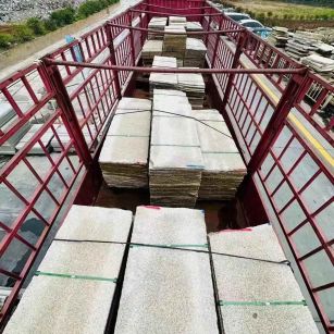 毕节 黄金麻花岗岩荔枝面，光面毛板装车完成