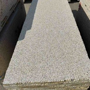 毕节 黄金麻花岗岩荔枝面毛板，半成品