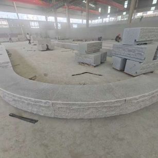 毕节 芝麻白异形坐凳，自然面光面弧形加工