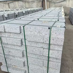 毕节 白麻花岗岩路沿石，弧形路沿石，道牙石，马路牙子，界石，路缘石，平沿石，直岩石，平缘石等