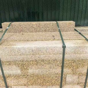 毕节 黄金麻花岗岩石材机切面栏杆料半成品