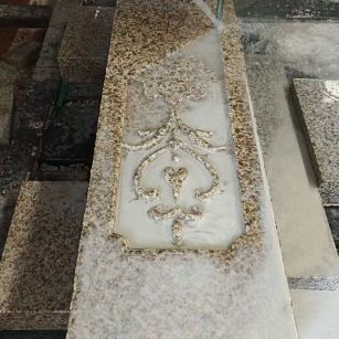 毕节 黄金麻花岗岩异形加工雕刻栏杆大柱