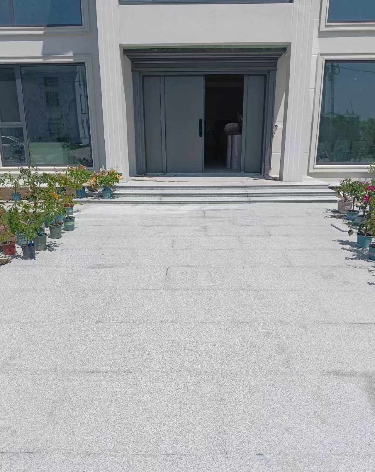 毕节 芝麻白花岗岩地铺石地面铺装