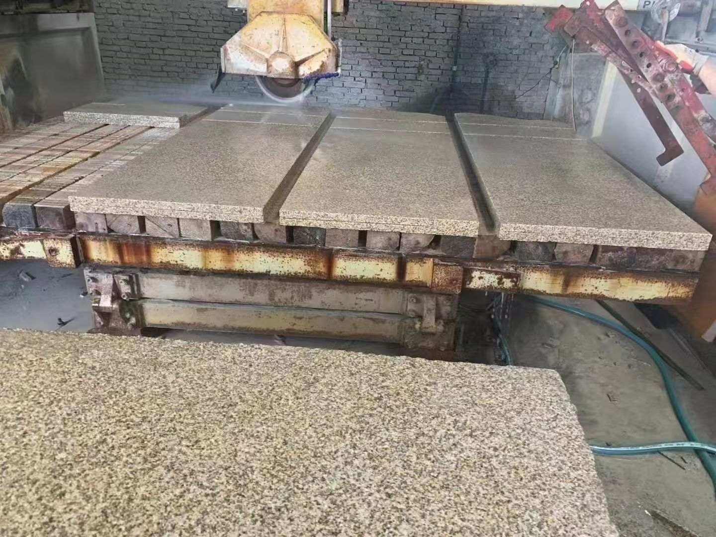 毕节 黄金麻荔枝面成品板加工