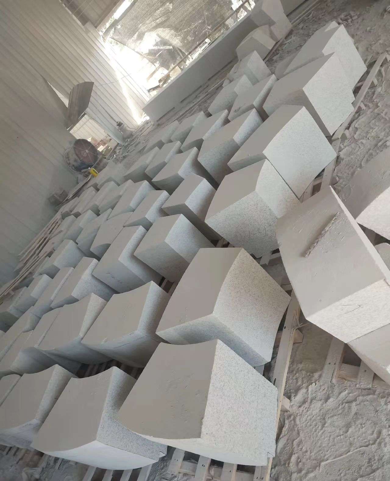 毕节 白麻花岗岩异形坐凳