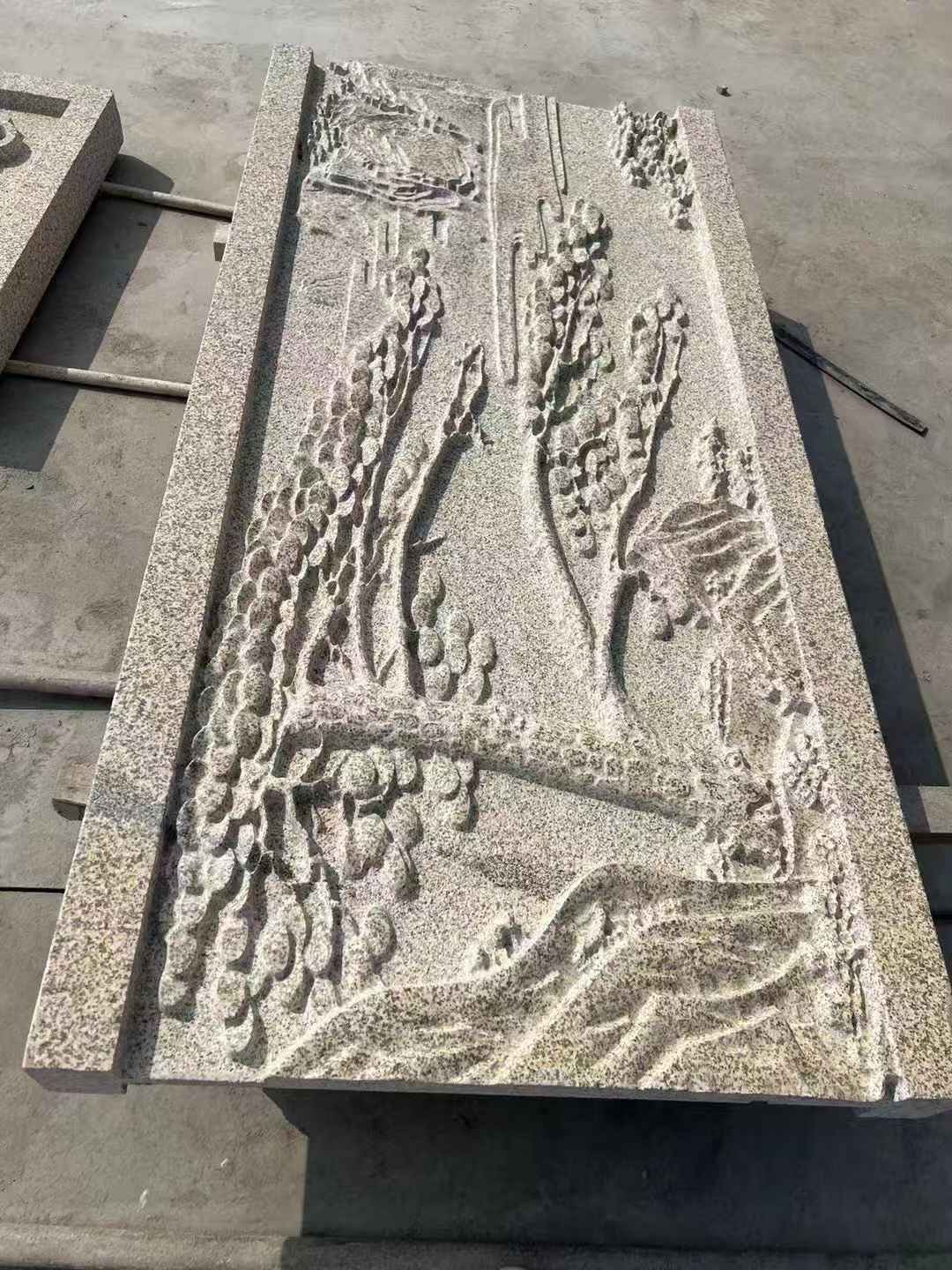 毕节 黄金麻雕刻板浮雕迎客松