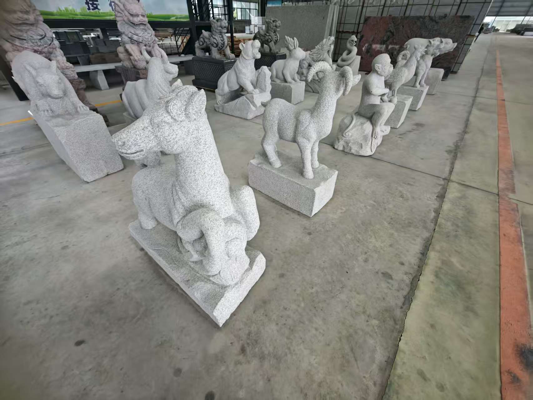 毕节 芝麻白花岗岩造型立体雕刻——十二生肖