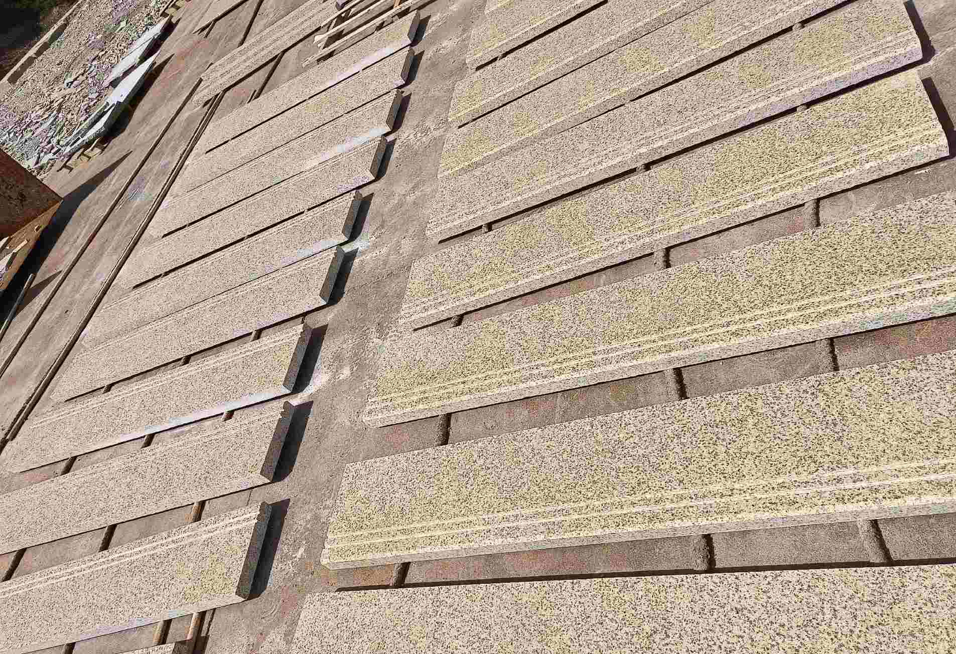 毕节 黄金麻花岗岩光面楼梯踏步