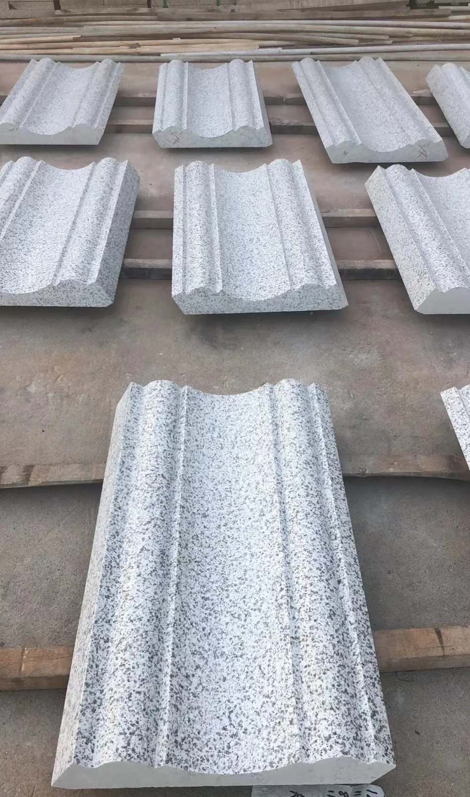 毕节 白麻花岗岩光面别墅线条