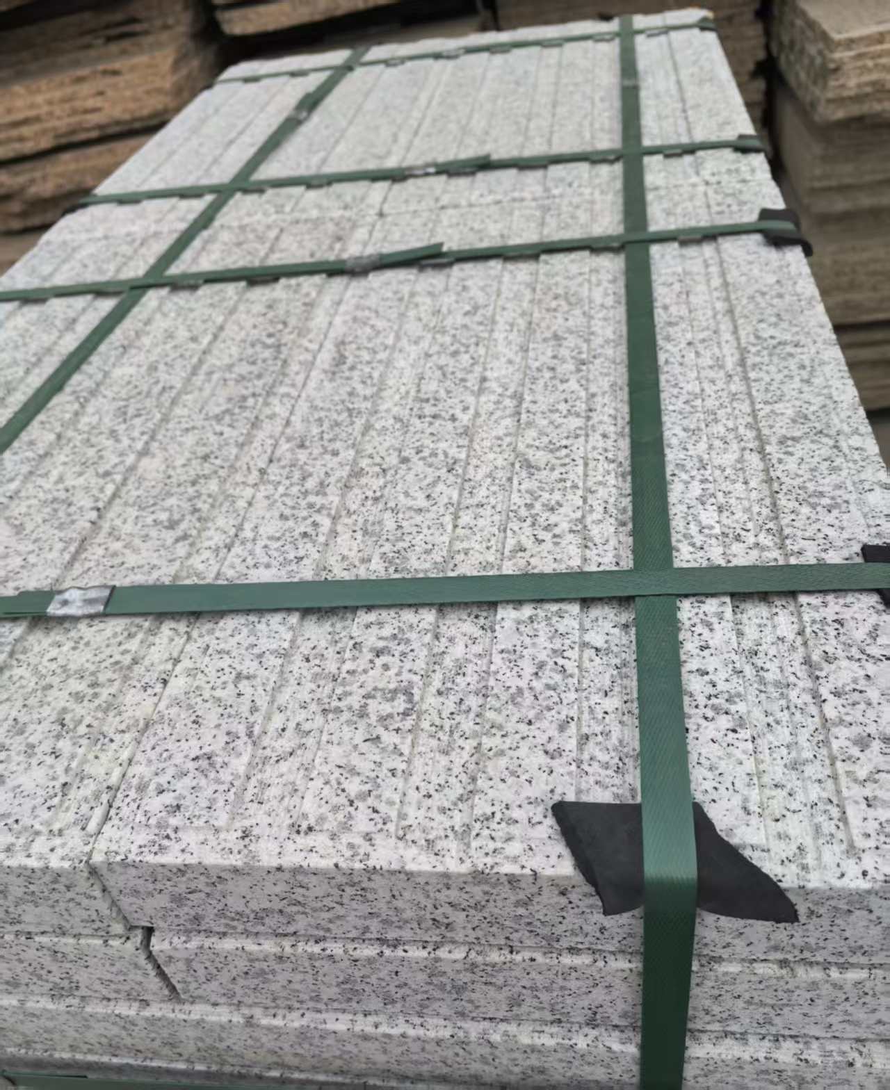 毕节 白麻花岗岩直行盲道石，盲条，地铺石