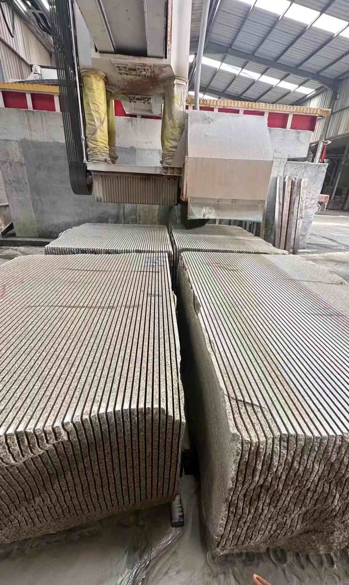 毕节 车间生产日常，黄金麻白麻花岗岩