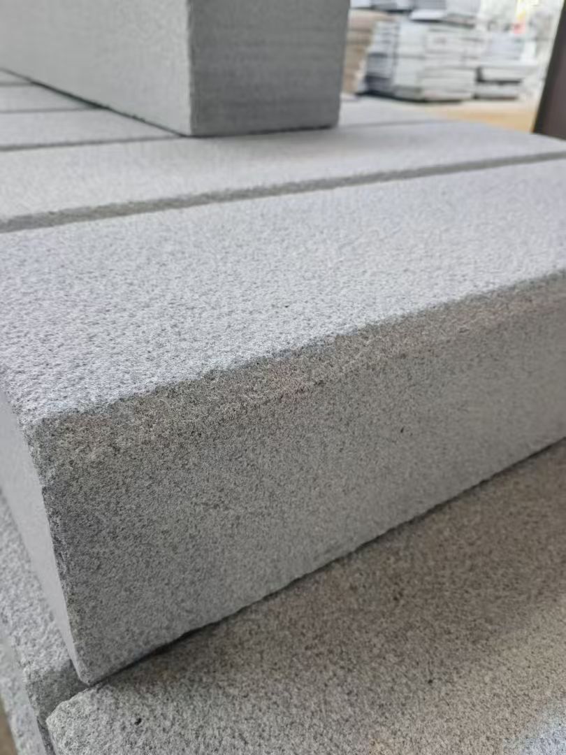 毕节 芝麻灰荔枝面路沿石