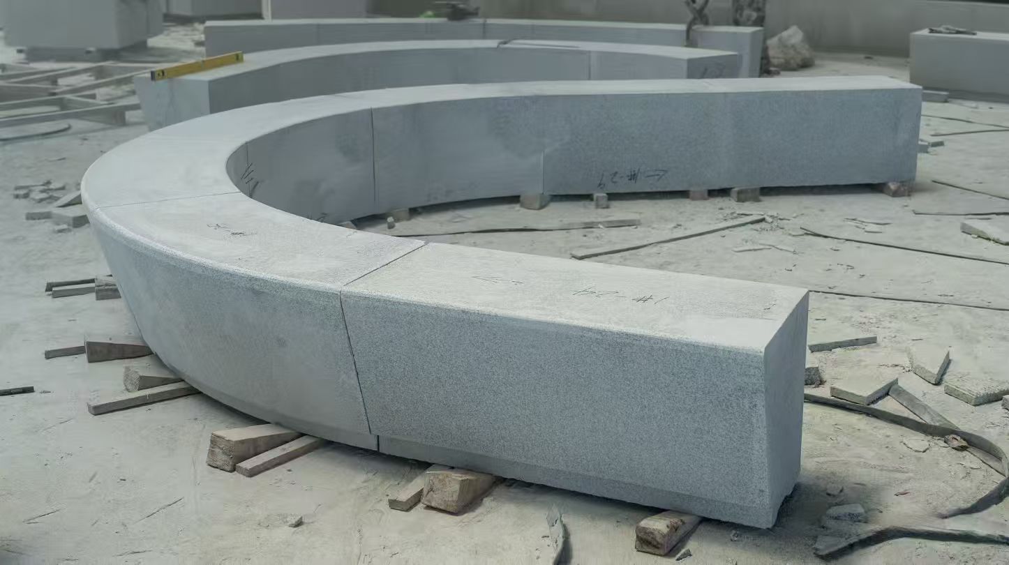 毕节 芝麻白花岗岩光面弧形坐凳